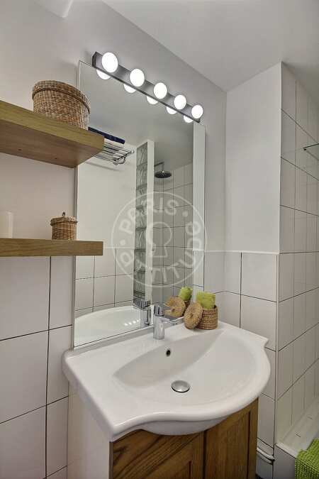 Casa de banho Studio mobilado - 26m²  - Temple - Paris