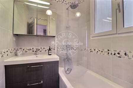 Bathroom Furnished apartment - 45m²  - 1 bedroom - Temple - Paris