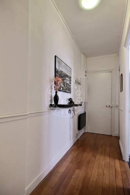 Entrance Furnished apartment - 42m²  - 1 bedroom - Batignolles - Paris