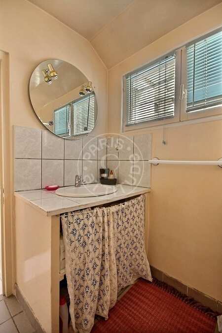 Bathroom Furnished duplex - 31m²  - 1 bedroom - Alésia - Paris