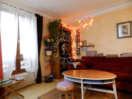 Salon Appartement meublé - 75m²  - 2 chambres - Montmartre / Place des Abbesses - Paris