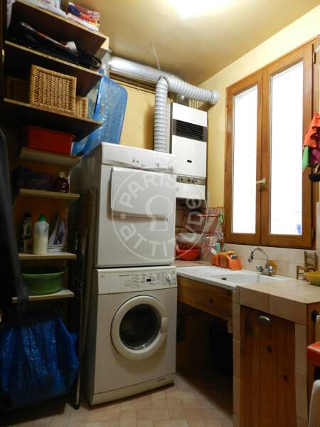 Buanderie Appartement meublé - 75m²  - 2 chambres - Montmartre / Place des Abbesses - Paris