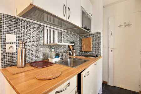 Cuisine Studio meublé - 16m²  - Saint Placide - Paris