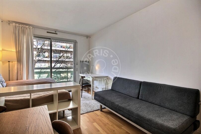 Quitinete mobiliado - Paris 75011 - 3000