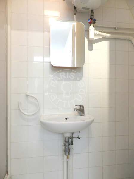 Bathroom Furnished studio - 18m²  - Pereire - Paris