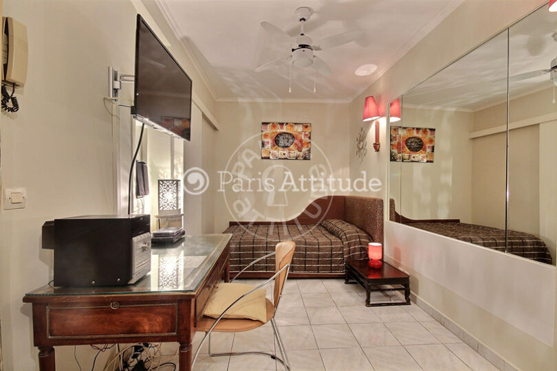 Quitinete mobiliado - Paris 75008 - 3045