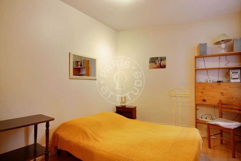 1 locale arredato - Parigi 75015 - 3224