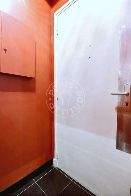 Entrance Furnished studio - 23m²  - Arts et Métiers - Paris