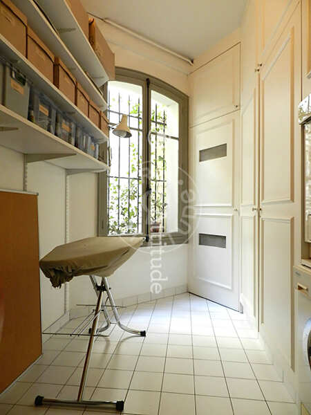 Buanderie Duplex meublé - 243m²  - 4 chambres - Miromesnil - Paris