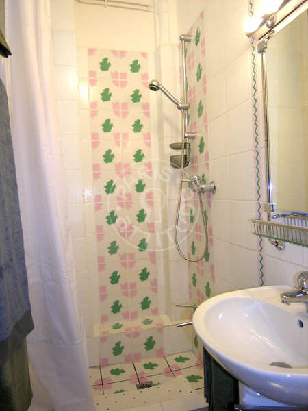 Salle de bain Appartement meublé - 37m²  - 1 chambre - Jules Joffrin - Mairie du 18ème - Paris