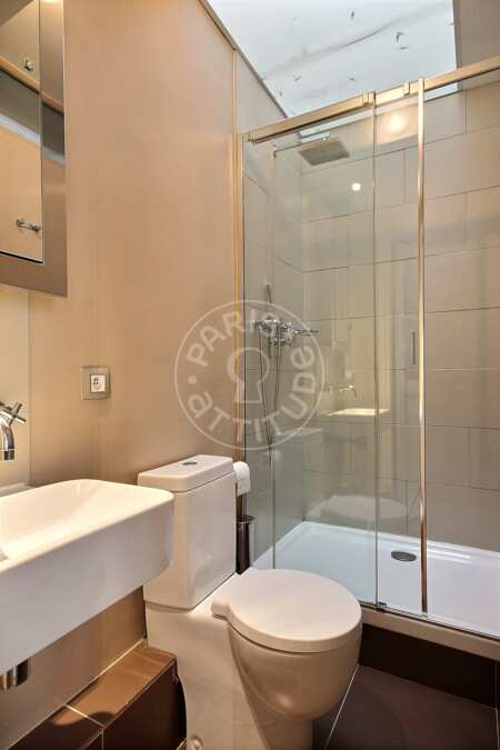 Salle de bain Studio alcove meublé - 37m²  - Neuilly-sur-Seine