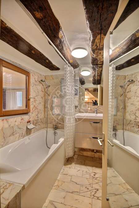 Bathroom Furnished apartment - 38m²  - 1 bedroom - Centre George Pompidou - Paris
