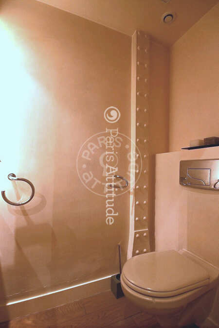 Toilet Furnished apartment - 160m²  - 3 bedrooms - Temple - Paris