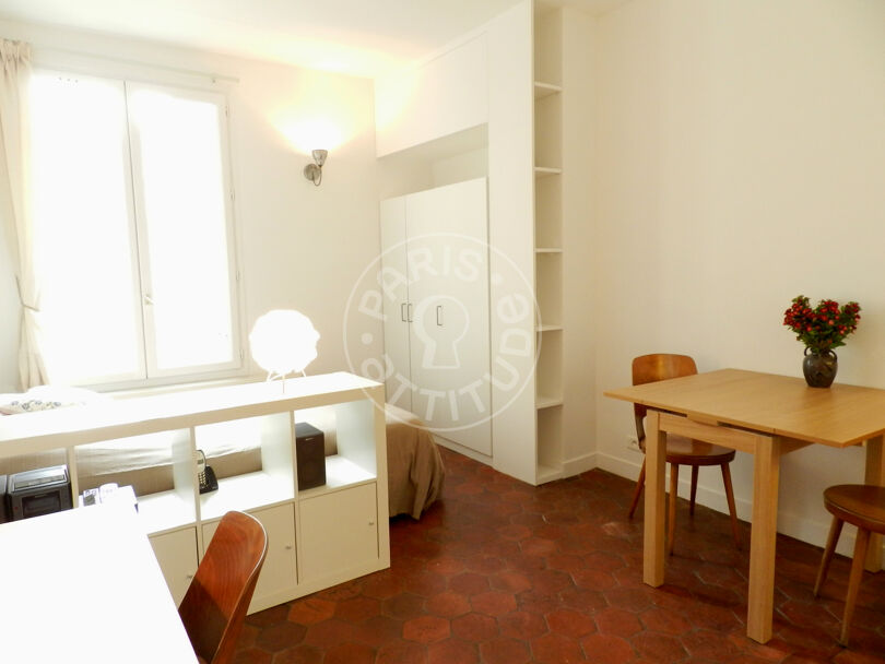 Furnished studio - Paris 75011 - 359