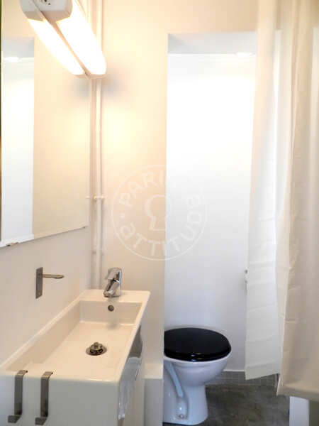 Bathroom Furnished studio - 20m²  - Ménilmontant - Paris