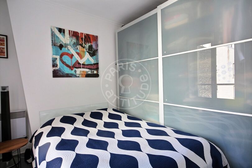 1 locale arredato - Parigi 75009 - 3618