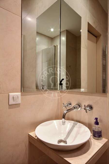 Bathroom Furnished studio - 27m² - Opéra - Paris
