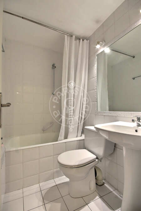 Bathroom Furnished studio - 19m² - Centre George Pompidou - Paris
