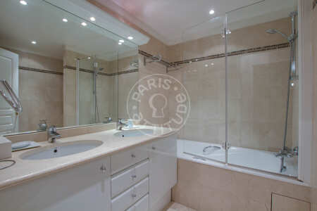 Badezimmer Möblierte wohnung - 100m²  - 2 Zimmer - La Muette / Bois de Boulogne - Paris