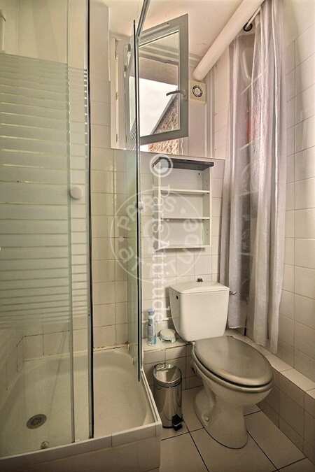 Casa de banho Quitinete mobilado - 20m² - Oberkampf - Paris