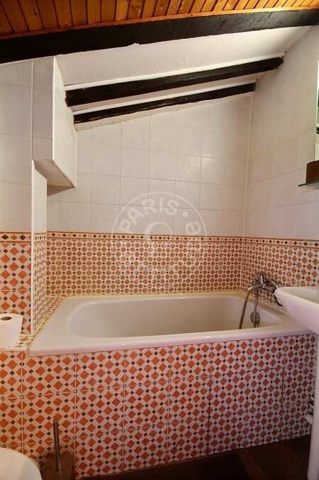 Salle de bain Studio alcove meublé - 35m²  - Musée Picasso - Paris