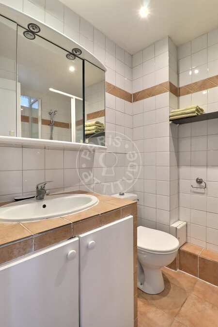 Bathroom Furnished studio - 26m²  - Saint-Paul - Paris