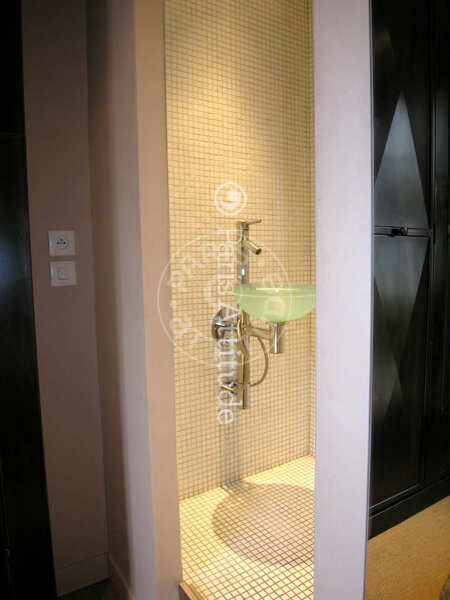 Salle de bain Appartement meublé - 45m²  - 1 chambre - Ile Saint-Louis - Paris