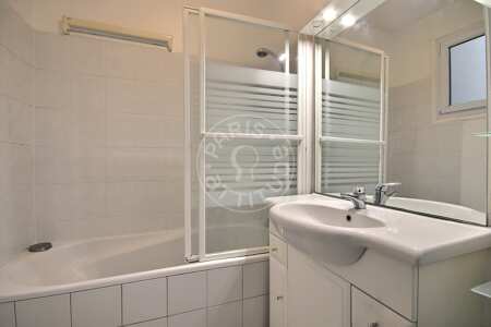 Casa de banho Apartamento mobilado - 37m² - 1 quarto - Porte Maillot / Palais des Congrès - Paris