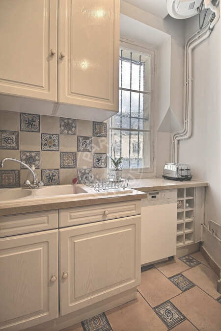 Kitchen Furnished apartment - 160m²  - 3 bedrooms - Champs-Elysées - Paris