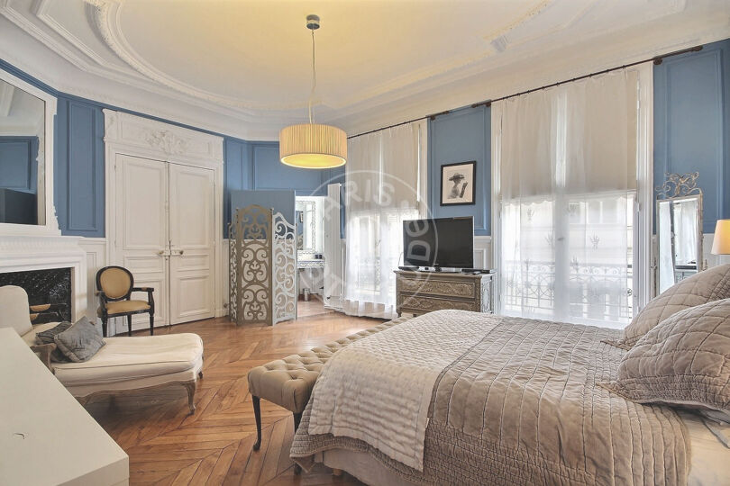 Furnished 3 bedrooms - Paris 75008 - 3936