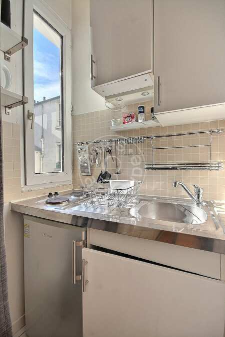 Cuisine Studio meublé - 18m²  - Canal Saint-Martin - Paris