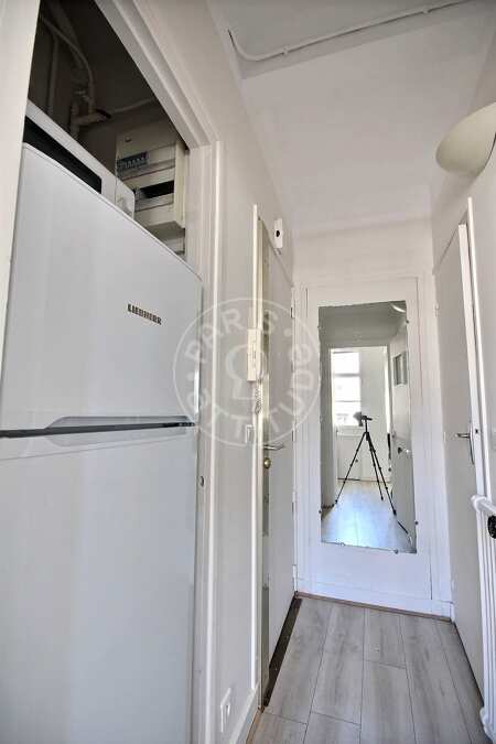 Entrance Furnished studio - 33m²  - Port Royal / Raspail - Paris