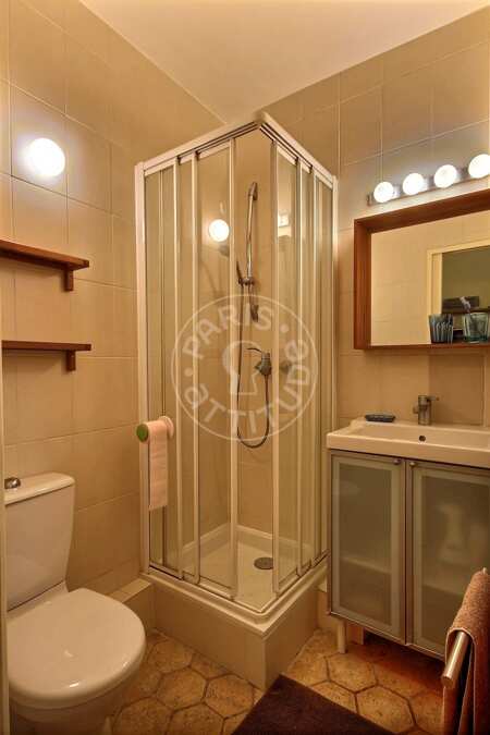 Bathroom Furnished studio - 15m²  - Latin / Saint-Michel - Paris