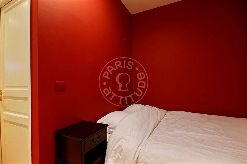 1 locale arredato - Parigi 75008 - 4299