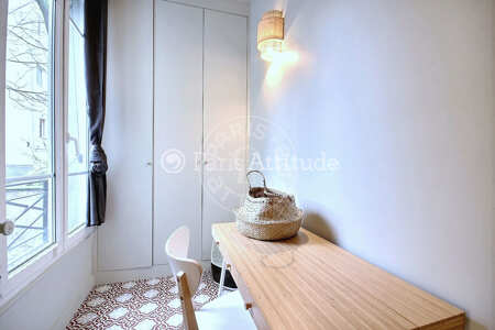 Dressing room Furnished apartment - 37m²  - 1 bedroom - Batignolles - Paris