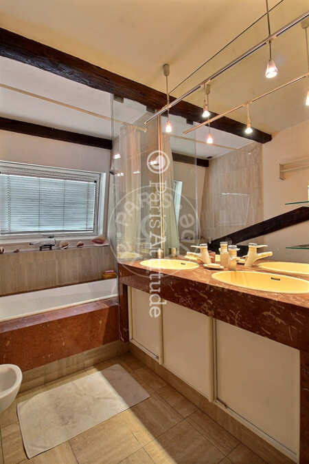 Bathroom Furnished apartment - 90m²  - 2 bedrooms - Ledru-Rollin - Paris