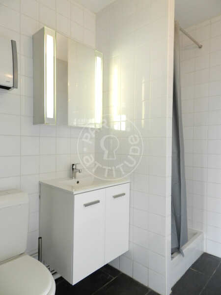 Badezimmer Möblierte wohnung - 40m²  - 1 Zimmer - Gare de l'Est / Gare du Nord - Paris