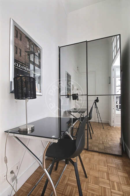 Entrance Furnished apartment - 57m²  - 1 bedroom - Pereire - Paris