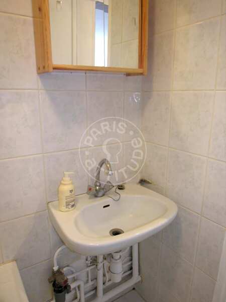 Casa de banho Quitinete mobilado - 19m²  - Montorgueil - Paris