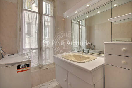 Bathroom Furnished apartment - 40m²  - 1 bedroom - Maison de la Radio - Paris