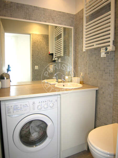 Salle de bain Appartement meublé - 27m²  - 1 chambre - Oberkampf - Paris