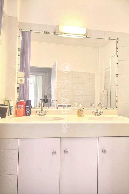 Salle de bain Appartement meublé - 65m²  - 2 chambres - Alésia - Paris