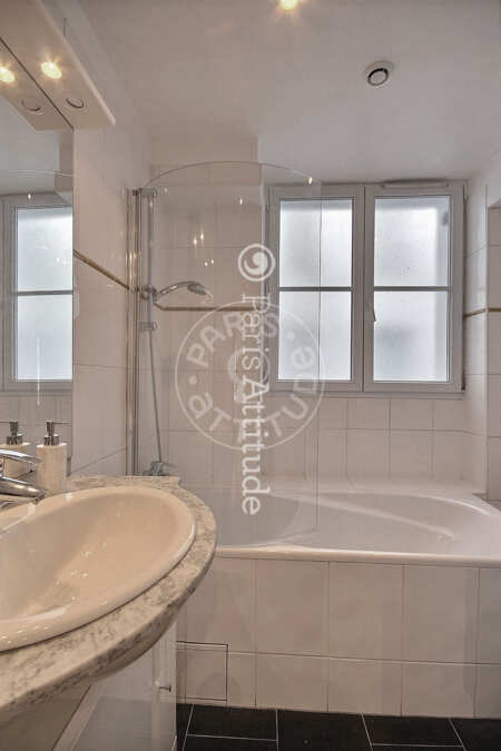 Bathroom Furnished apartment - 55m²  - 2 bedrooms - Tour Eiffel - Paris