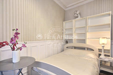 Bedroom Furnished apartment - 39m²  - 1 bedroom - Gambetta - Paris