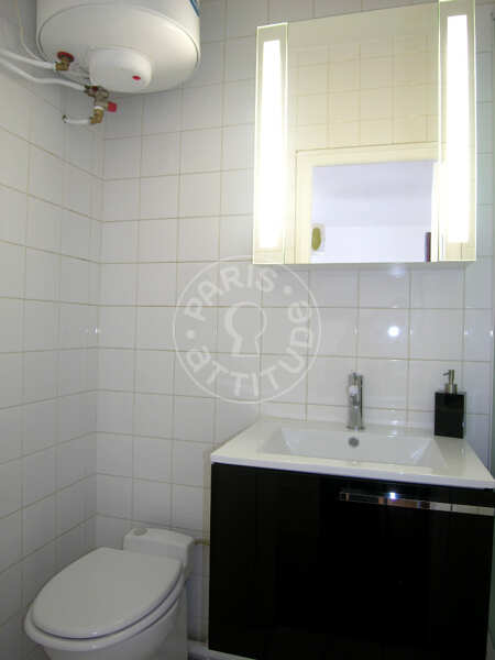 Salle de bain Studio meublé - 22m²  - Oberkampf - Paris