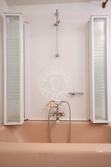 Casa de banho Quitinete mobilado - 28m²  - Pyramides / Palais Royal - Paris
