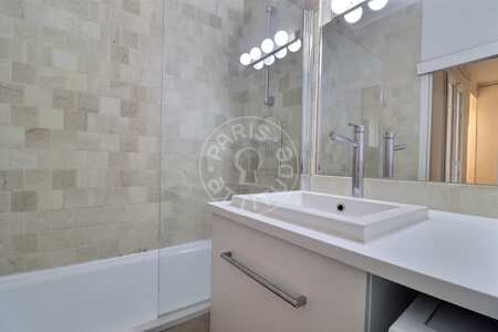 Badezimmer Möblierte wohnung - 64m²  - 2 Zimmer - Poissonnière - Paris