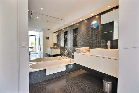 Bathroom Furnished loft - 180m²  - 3 bedrooms - Musée Picasso - Paris