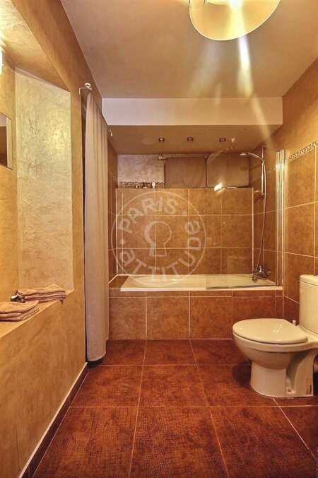 Baño Piso amueblado - 57m²  - 1 dormitorio - Alma-Marceau - París