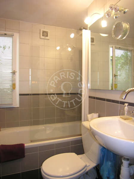 Bathroom Furnished apartment - 43m²  - 1 bedroom - Châtelet - Paris